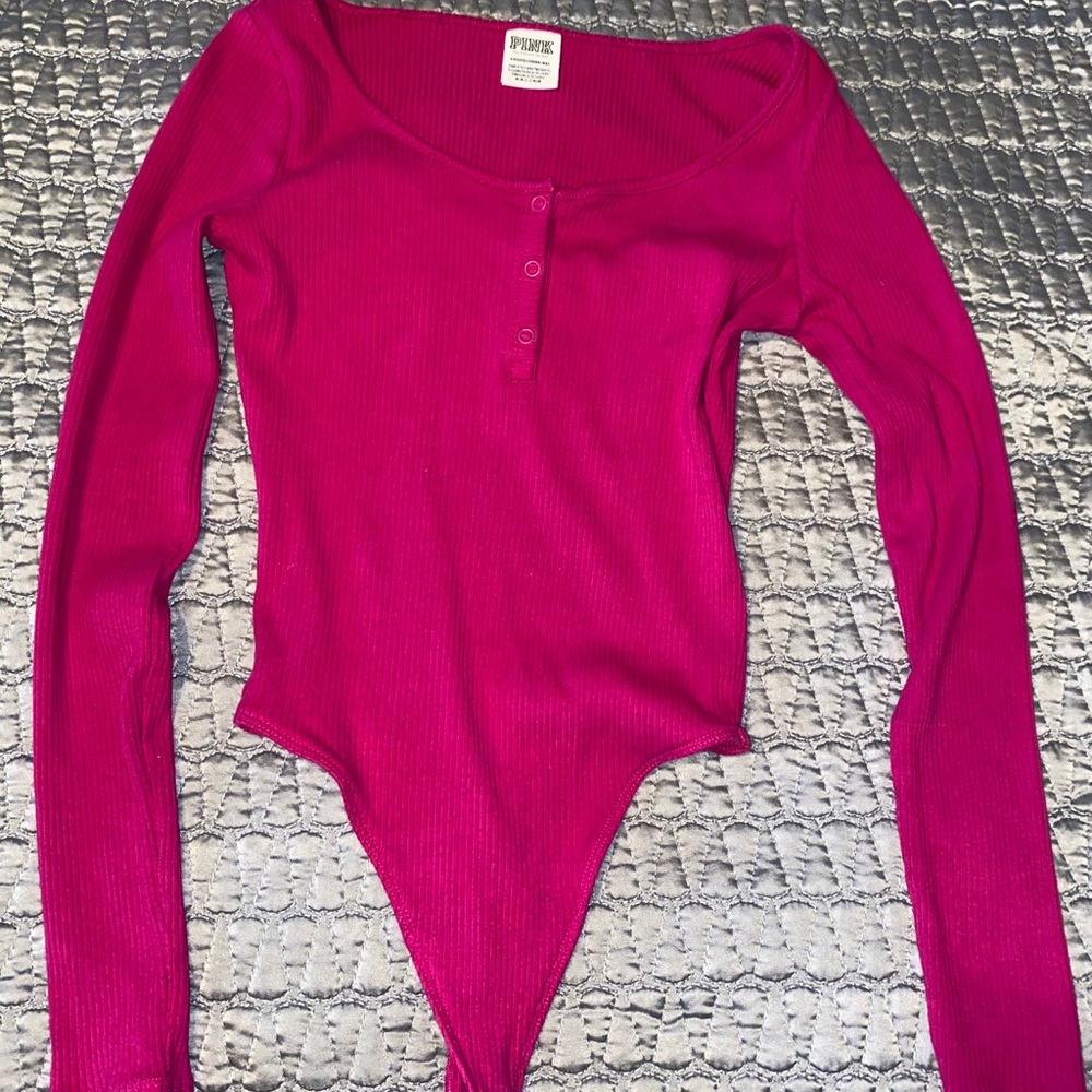 long sleeve ribbed snap button bodysuit